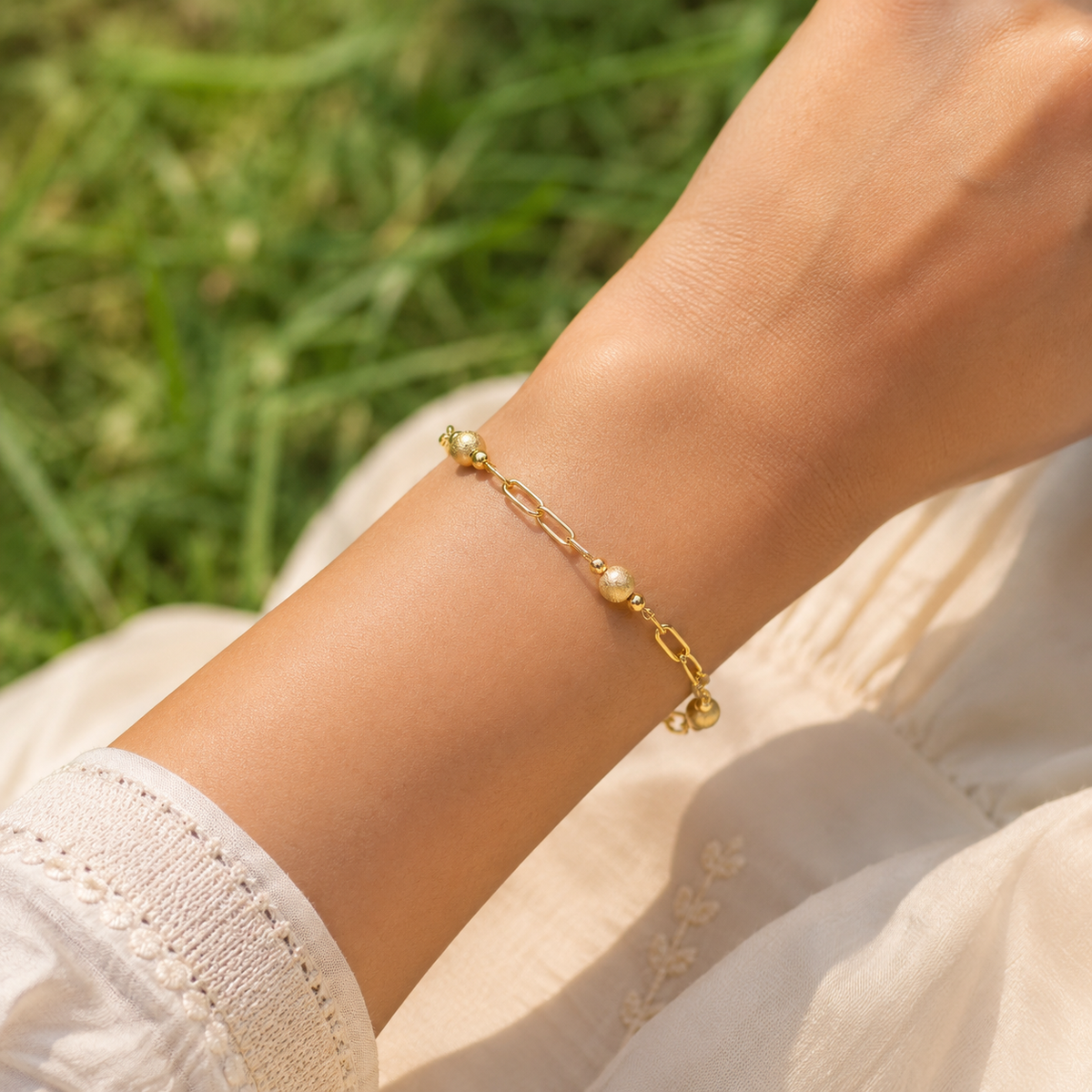 Paperclip Ball Detail Chain Bracelet