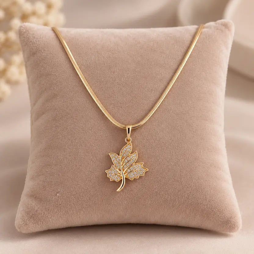 Leaf Pendant Snake Chain Necklace