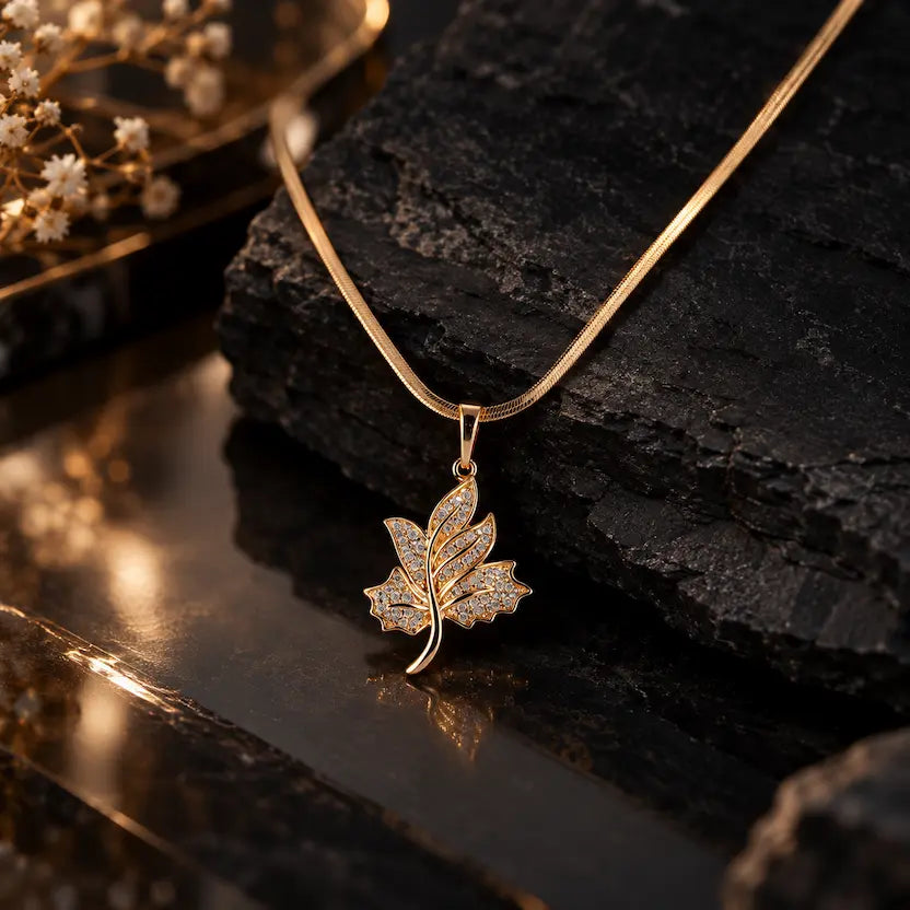 Leaf Pendant Snake Chain Necklace