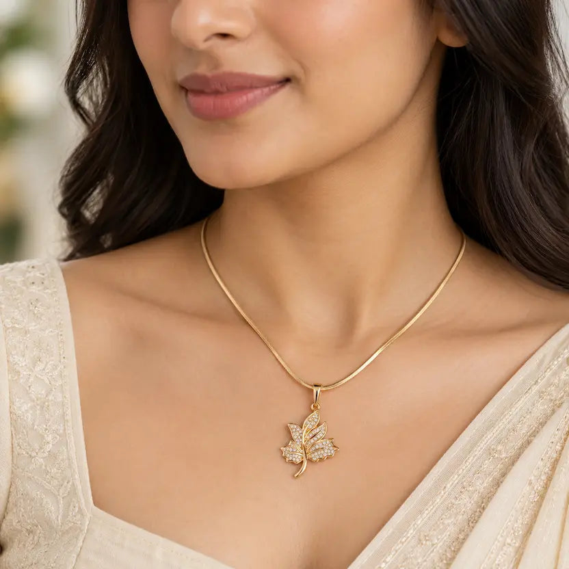 Leaf Pendant Snake Chain Necklace