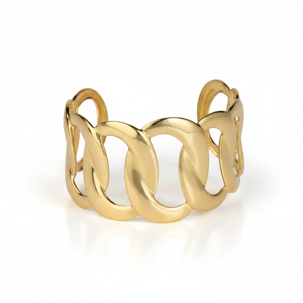 SVORA gold oval chain cuff bracelet made of 18K gold plated stainless steel. Adjustable and hypoallergenic.