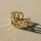 SVORA gold oval chain cuff bracelet made of 18K gold plated stainless steel, adjustable and waterproof.