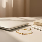 SVORA gold-plated stainless steel bracelet with pearl and rectangle links, adjustable chain, lobster clasp.