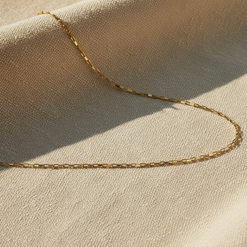 SVORA gold plated stainless steel sleek chain necklace, waterproof and anti-tarnish.
