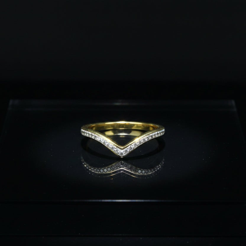 SVORA Lumiere Wishbone V-Band Ring, 18K gold plated stainless steel with small clear stones.